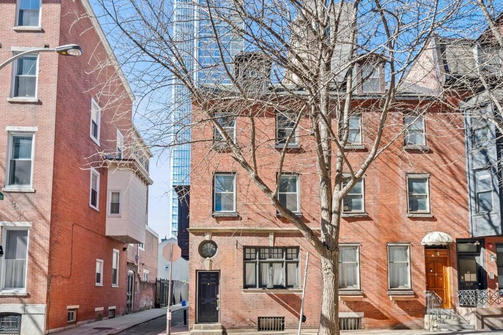 New! Cozy Apt In Center City! Филаделфия Екстериор снимка